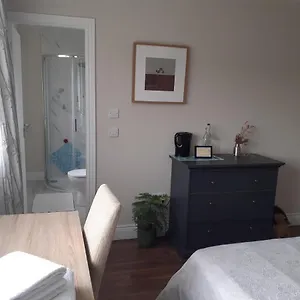 Ensuite At The Foot Of Mountains Homestay